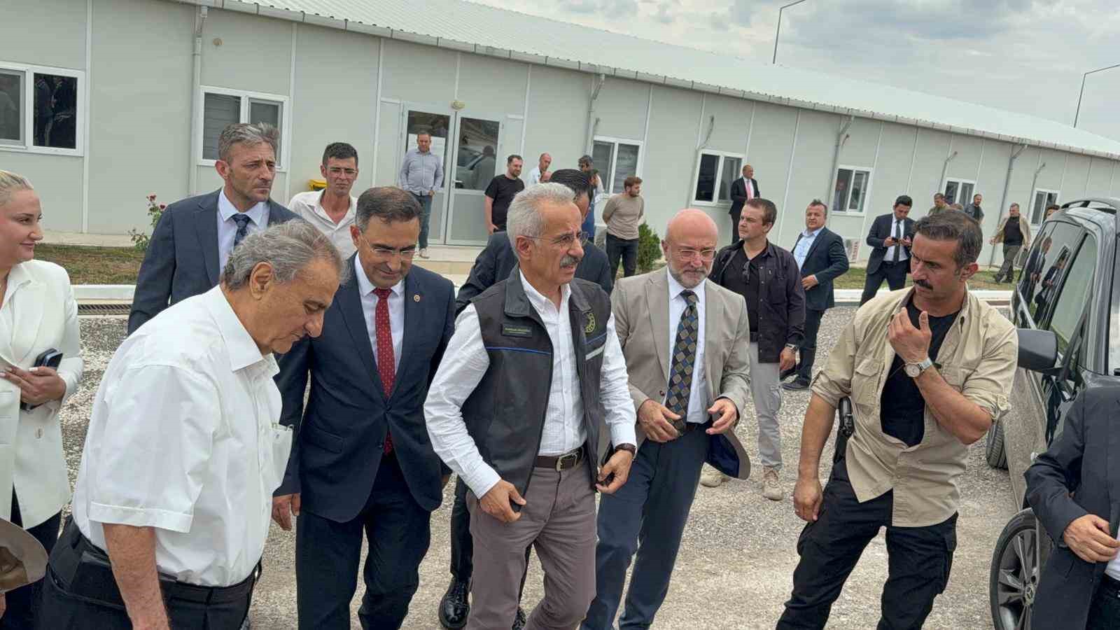 Bakan Uraloğlu: "Yaklaşık 11,5 milyon insanımız hızlı tren konforuna kavuşacak"
