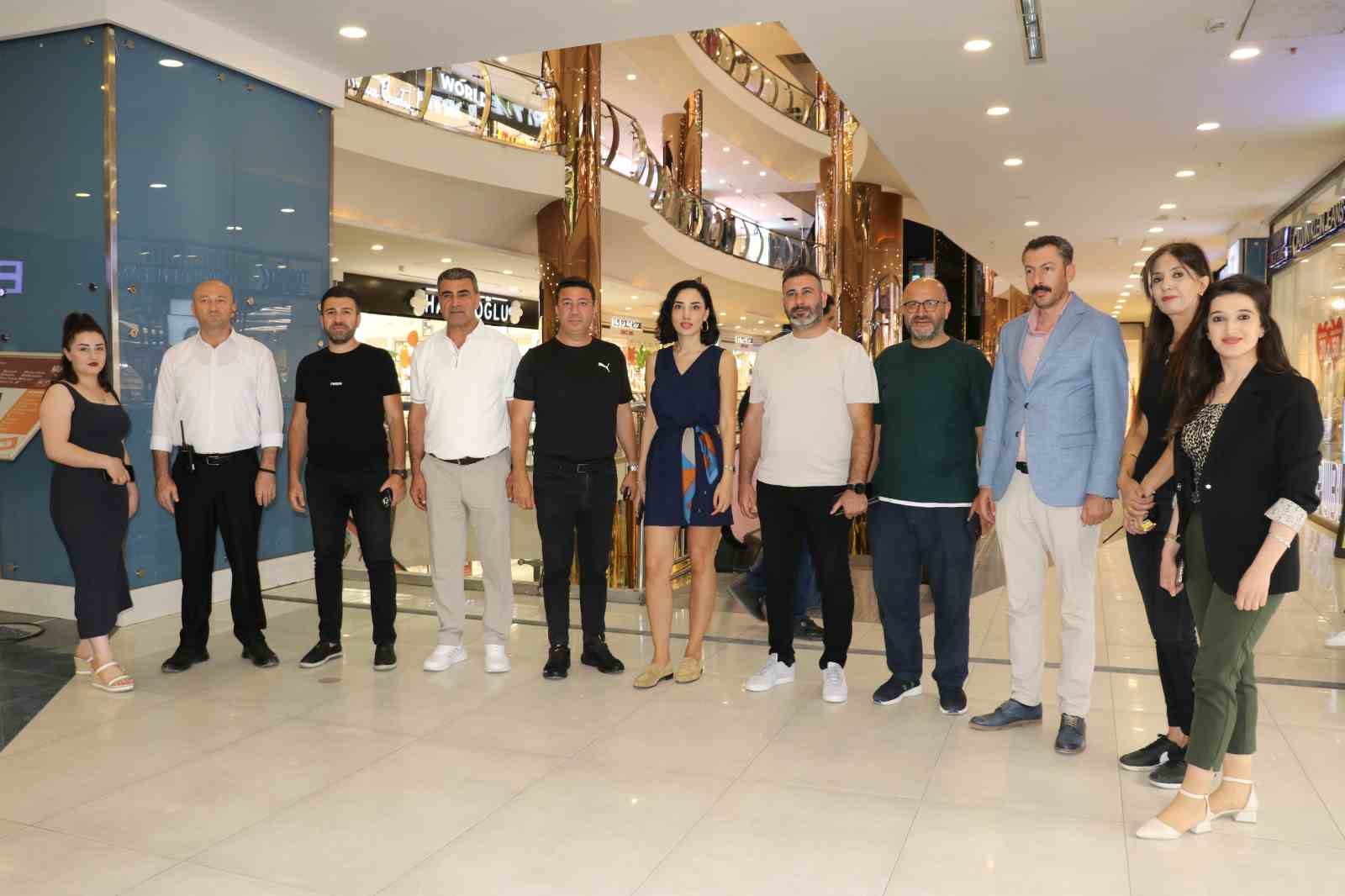 VANmall AVM’den Vali Balcı’ya teşekkür