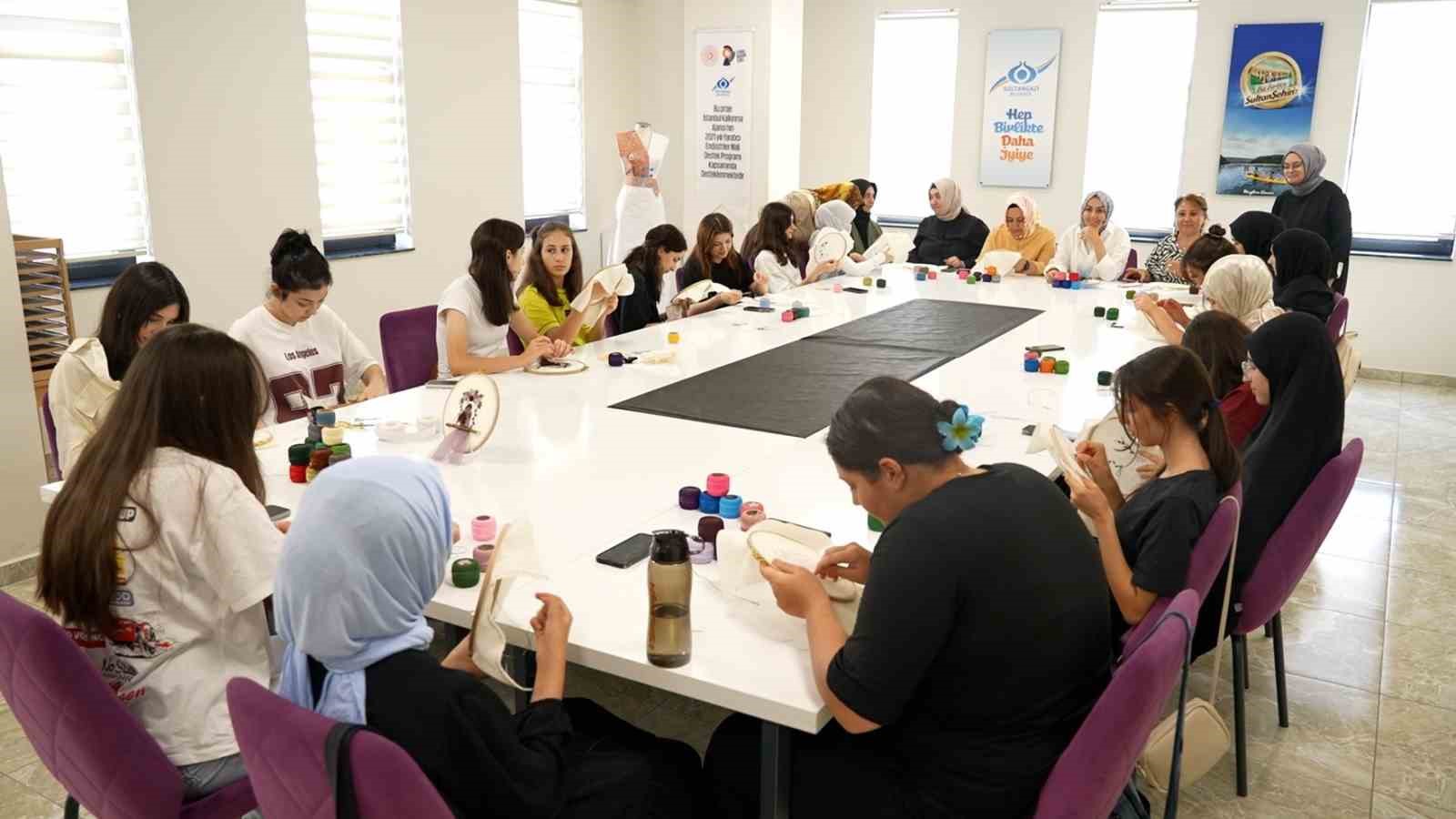 Sultangazi Belediyesi&rsquo;nden anlamlı proje: "Kız &Ccedil;ocuğu Bir İnci Hikayesi"
