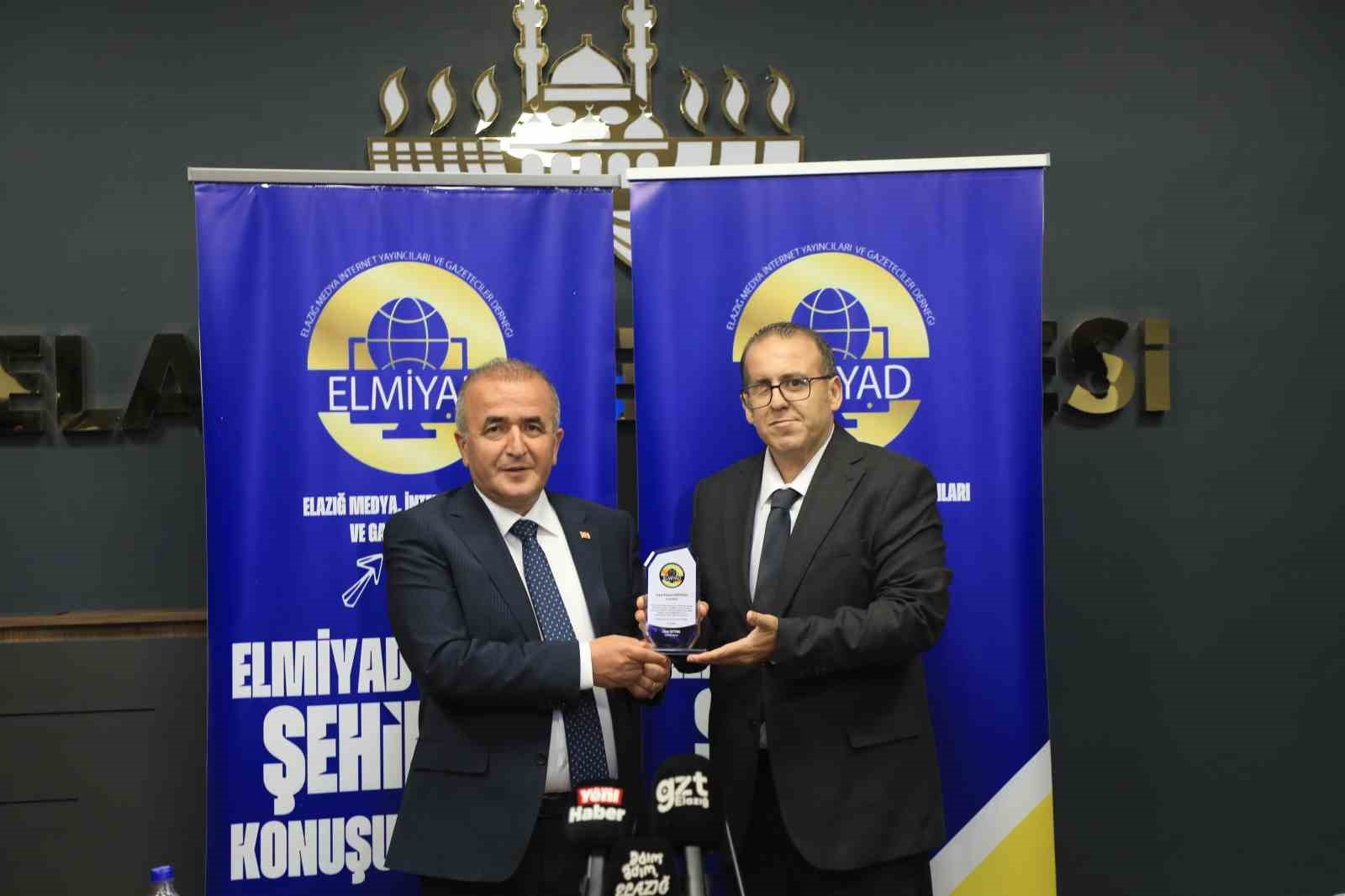 Vali Hatipoğlu, gazetecilerin sorularını yanıtladı
