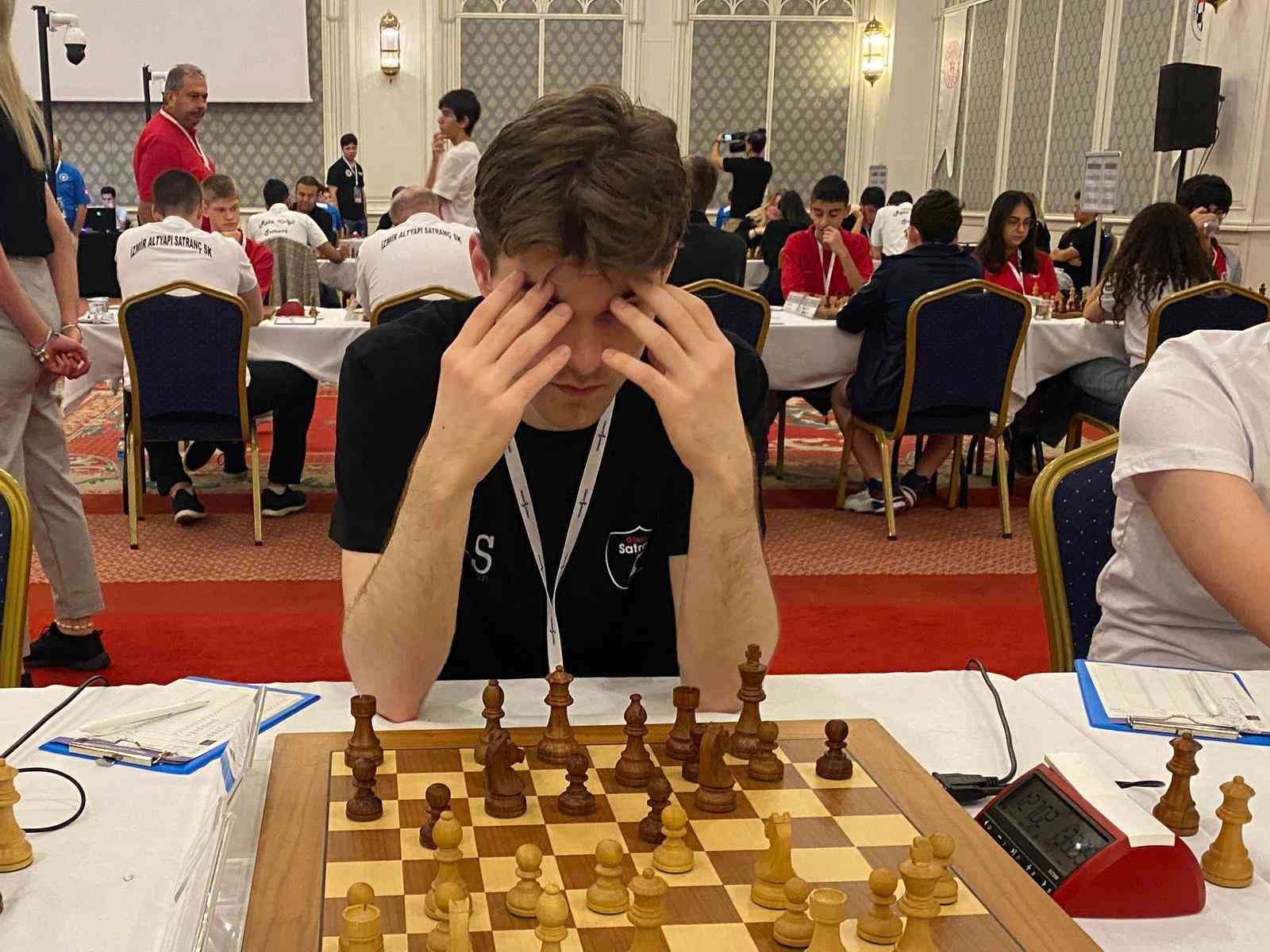 Türkiye İş Bankası Satranç Süper Ligi’nde şampiyonluk mücadelesi devam ediyor