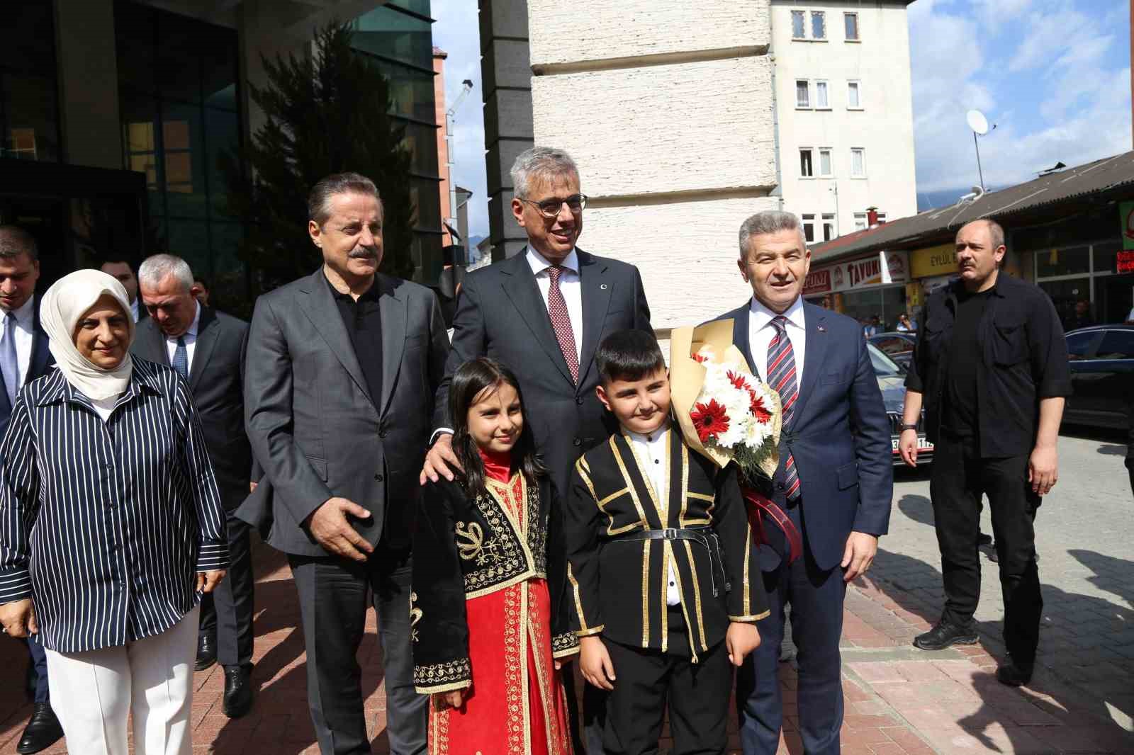 Bakan Memişoğlu Artvin’e 400 yataklı hastane müjdesi verdi