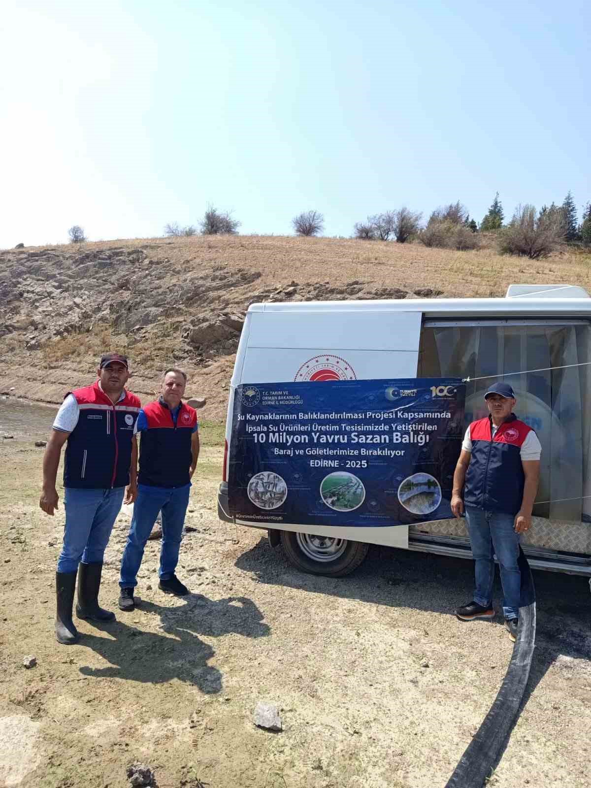 Kırklareli&rsquo;ndeki g&ouml;letlere 1 milyon 844 bin sazan yavrusu bırakıldı
