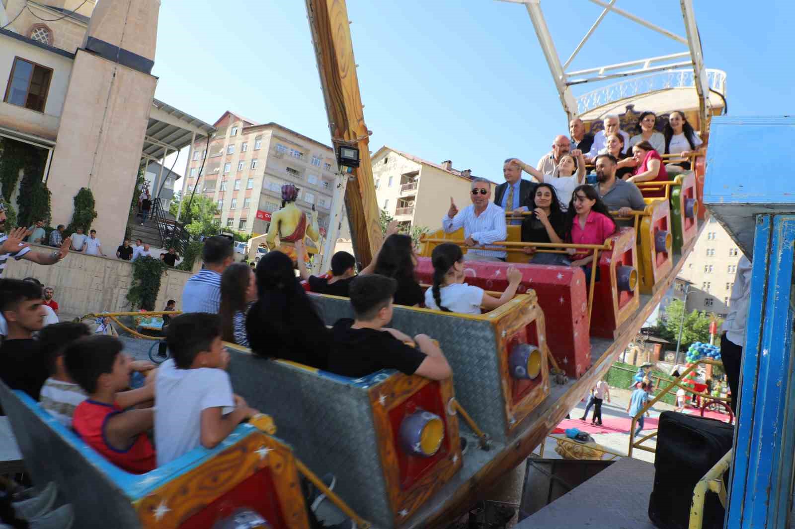 Hakkari’de lunapark sevinci