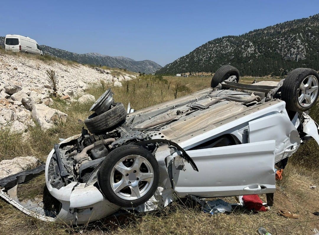 Konya’da otomobil şarampole devrildi: 5 yaralı