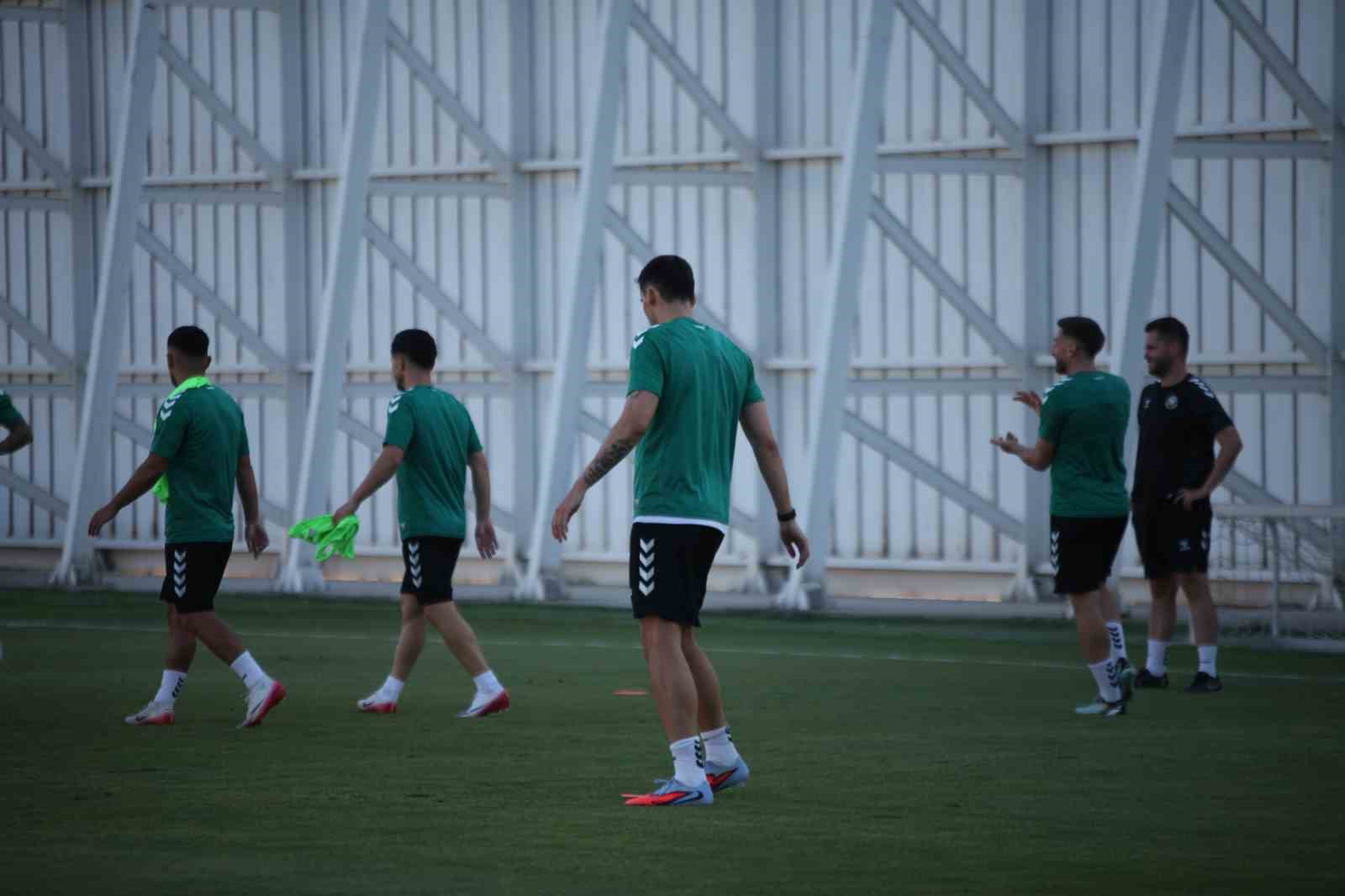 Konyaspor&rsquo;da Ey&uuml;pspor ma&ccedil;ı hazırlıkları s&uuml;r&uuml;yor
