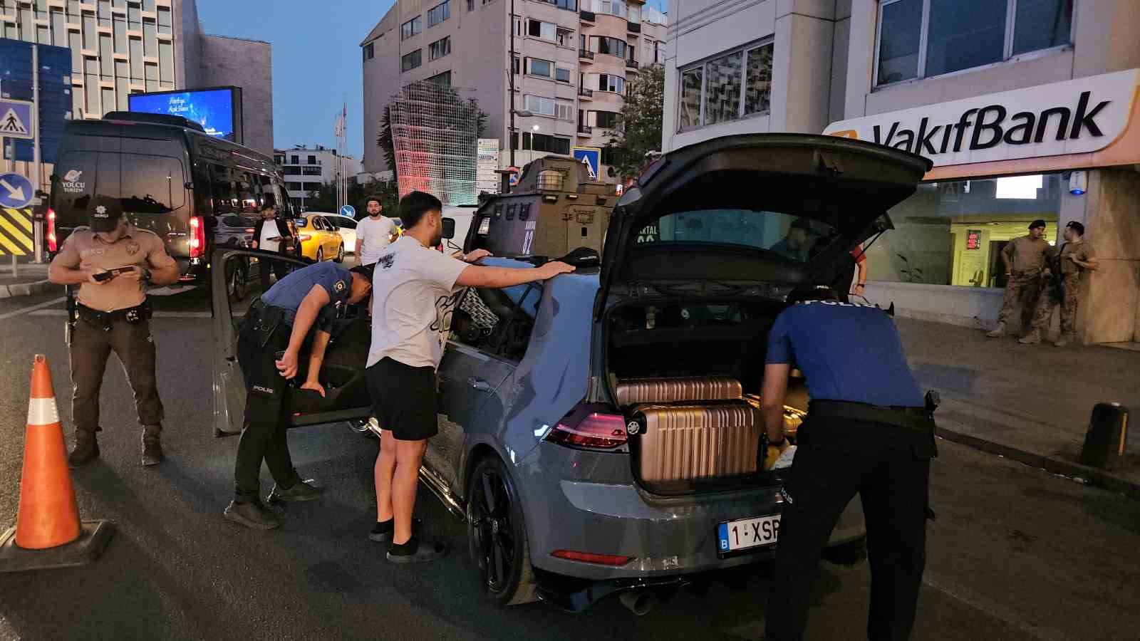 İstanbul genelinde helikopter destekli &rsquo;Huzur İstanbul&rsquo; denetimi
