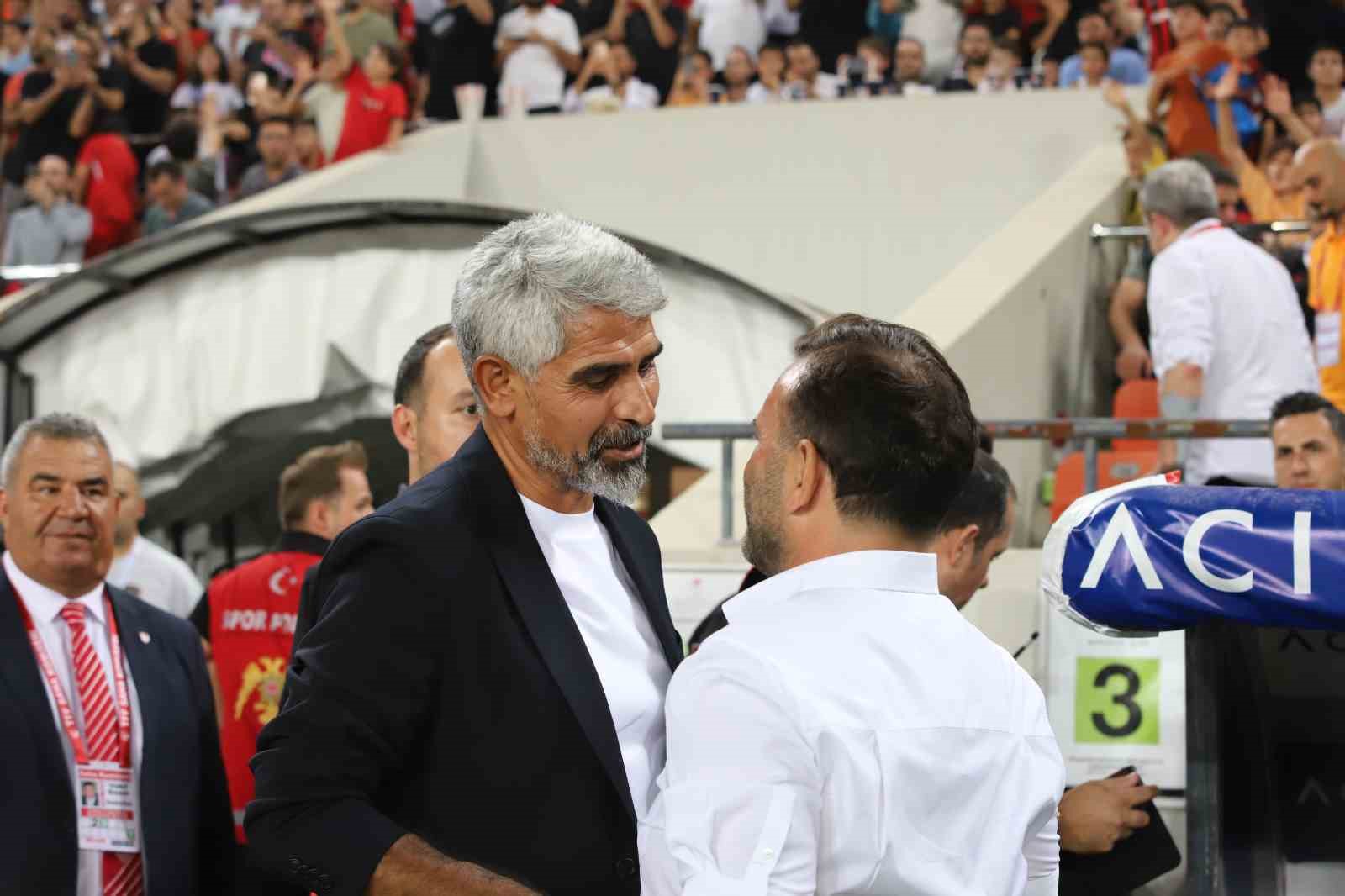 Trendyol Süper Lig: Gaziantep FK: 0 - Galatasaray: 1 (Maç devam ediyor)