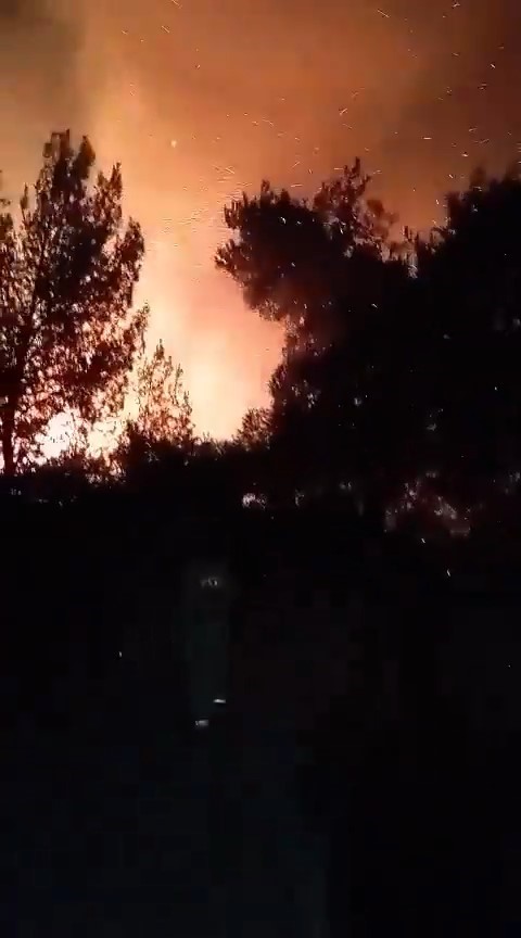 Çanakkale’de ekiplerin gece boyunca yangın mücadelesi sürüyor