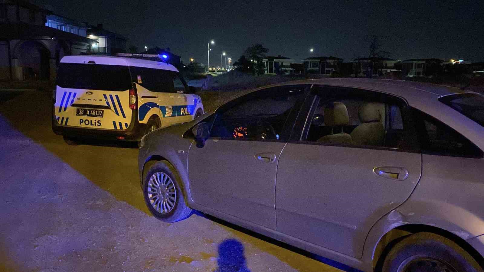 Yaşı küçük ehliyetsiz sürücü kovalamaca sonucu yakalandı