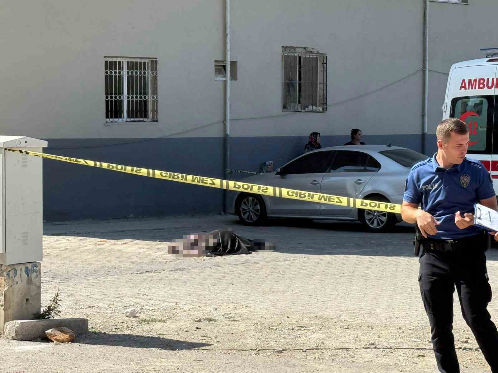 Osmaniye’de balkondan düşen kadın hayatını kaybetti
