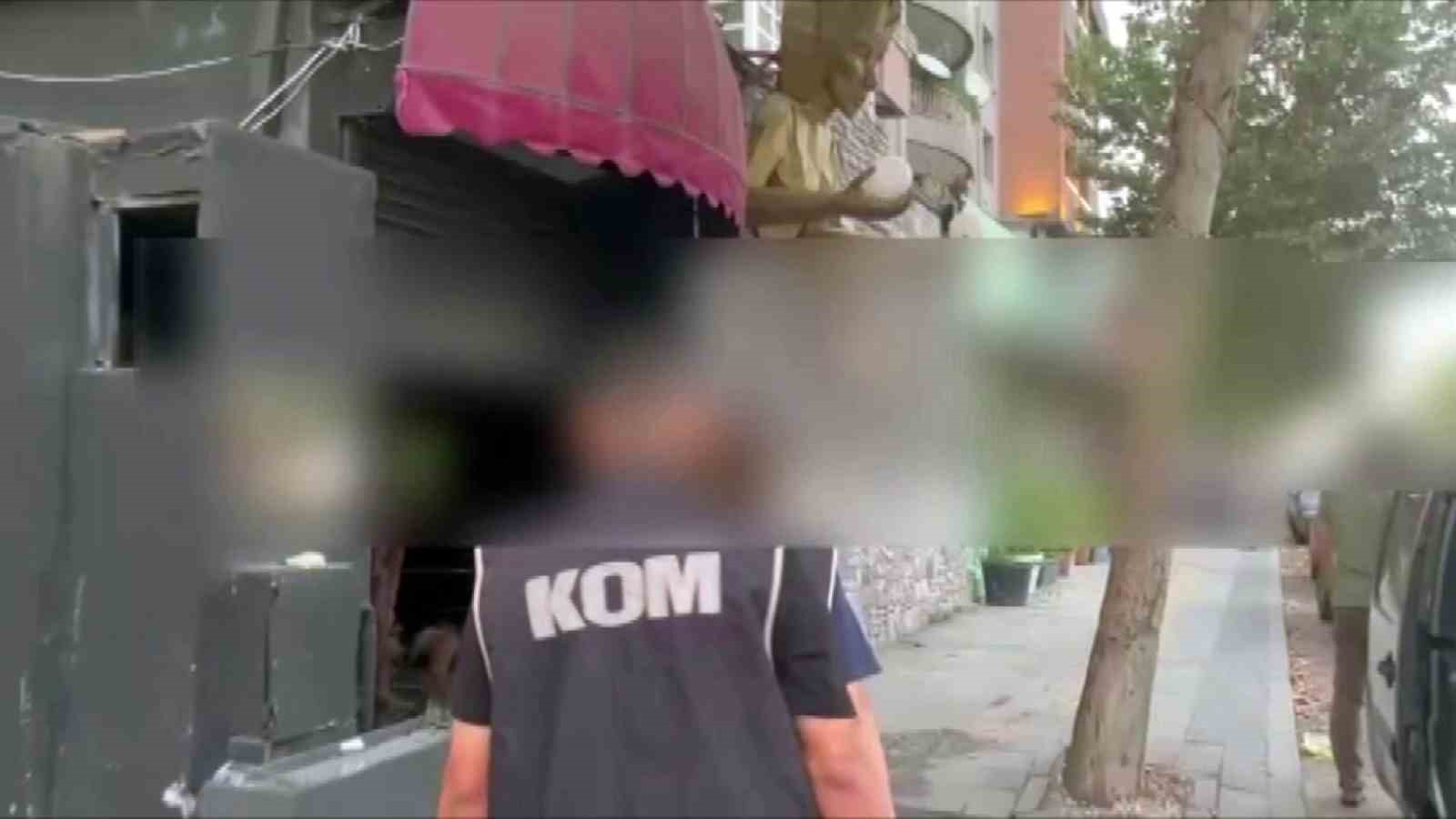 Sakarya'da Şaşkınlık Uyandıran Kaçak İçki Operasyonu: Eğlence Mekanı Maskesi Altında Üretilen Sahte Alkol Ele Geçirildi!
