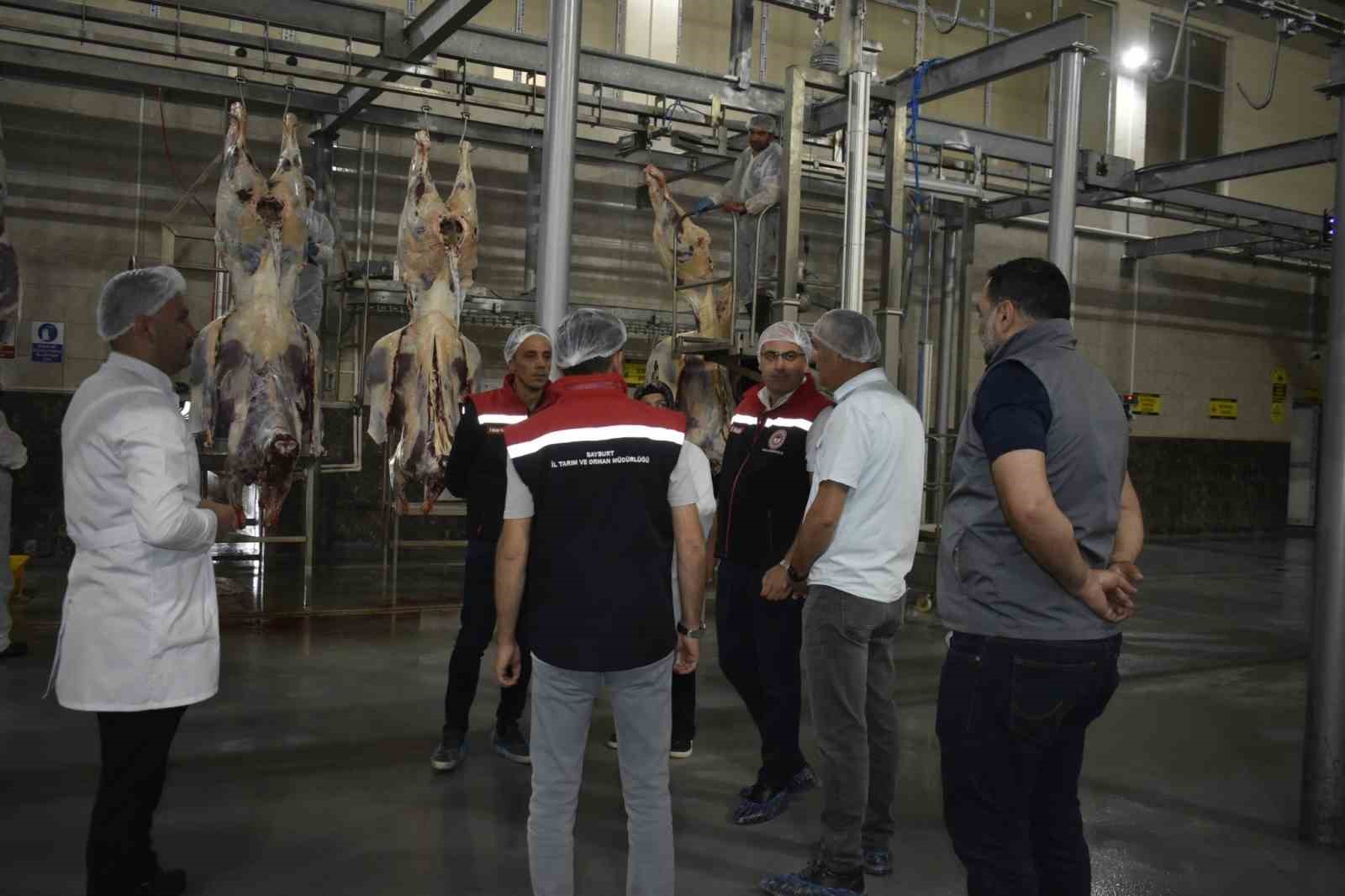 Bayburt’ta belediyeye ait mezbahada denetim yapıldı