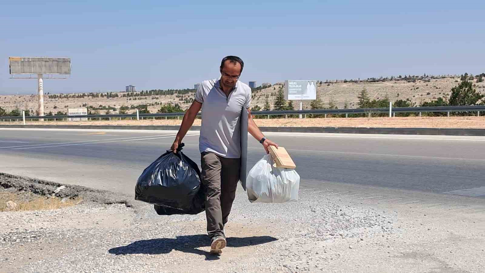 Kendini doğaya adayan akademisyen 6 yılda 10 bin poşet çöp topladı