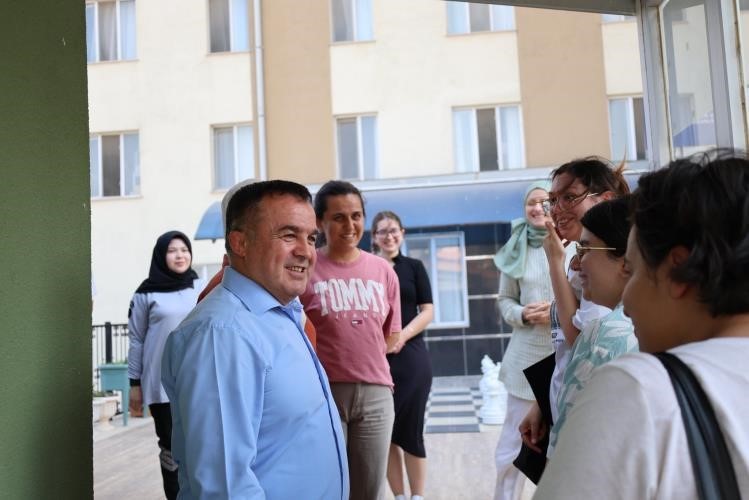 İl Müdürü Ramazan Demir yurtlarda öğrencilerle buluştu
