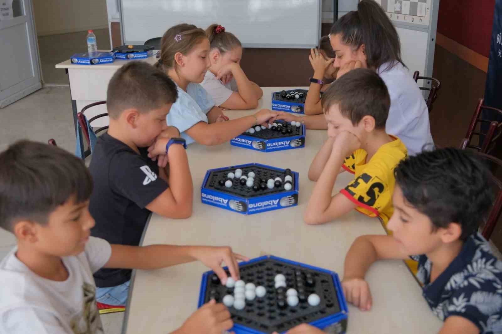 Aydınlı çocuklar Büyükşehir’in Akıl Oyunları eğitiminde bir araya geliyor