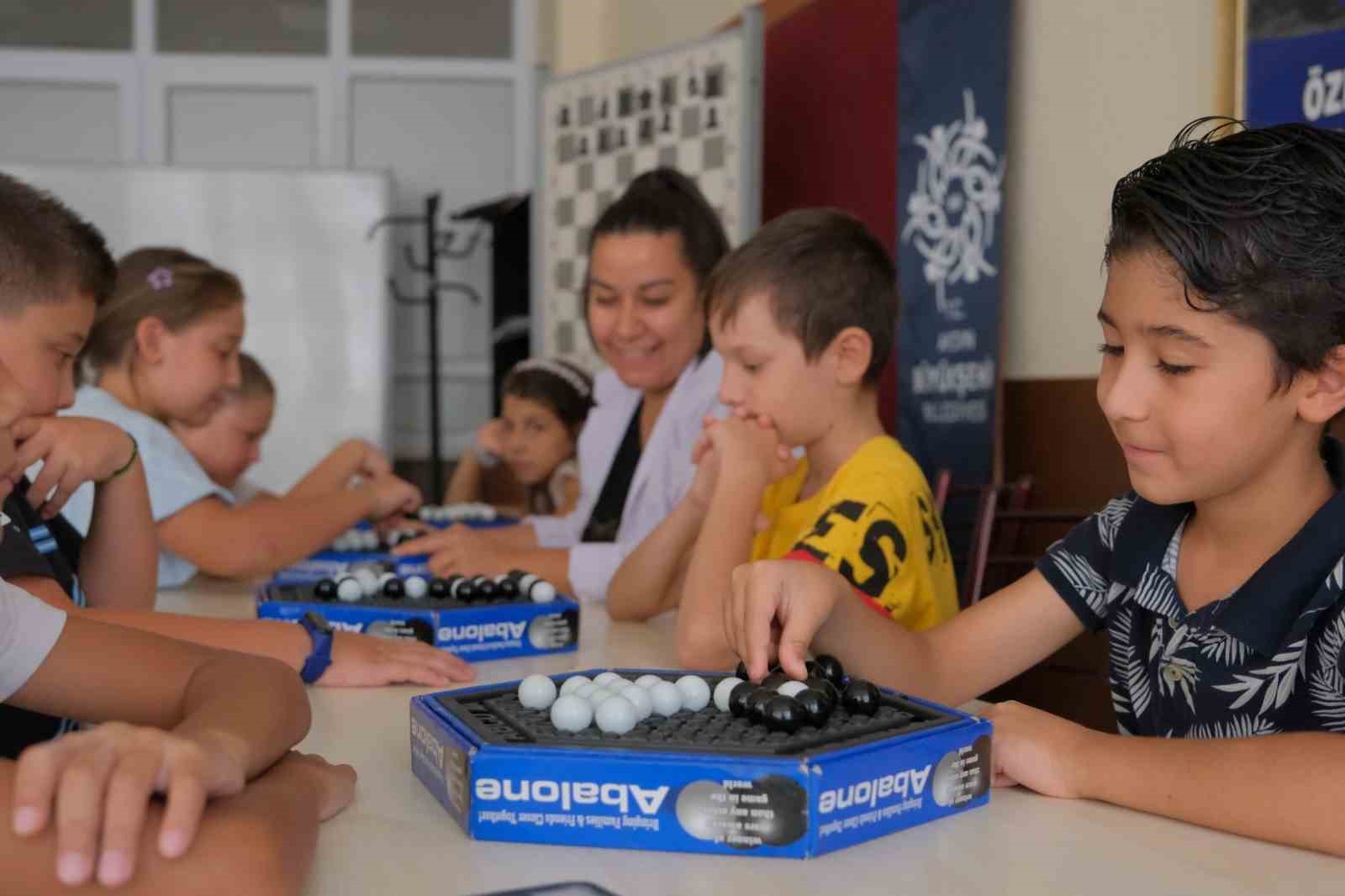 Aydınlı &ccedil;ocuklar B&uuml;y&uuml;kşehir&rsquo;in Akıl Oyunları eğitiminde bir araya geliyor
