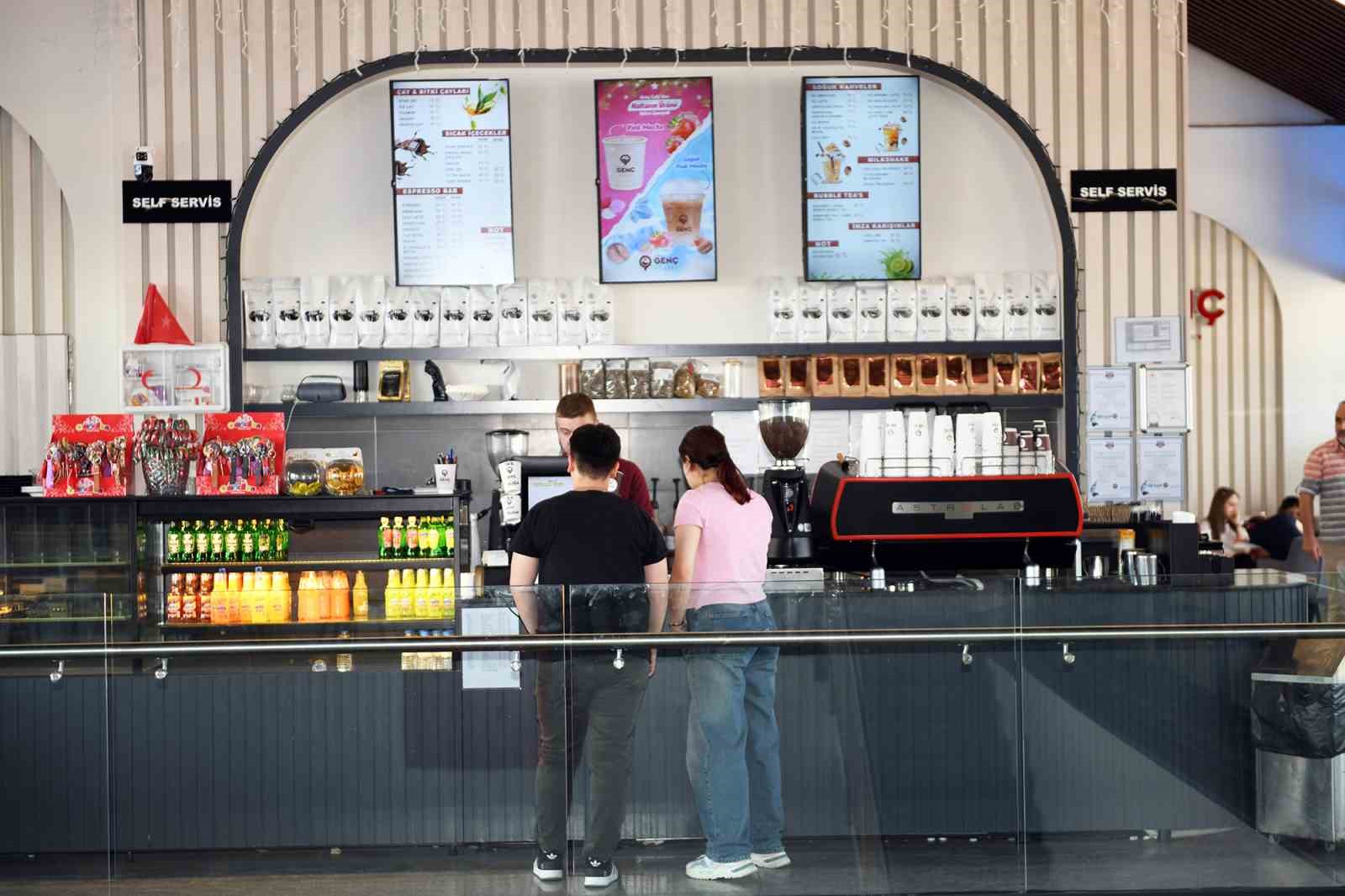 Gen&ccedil; Kafe, bir yılda 320 bin genci ağırladı
