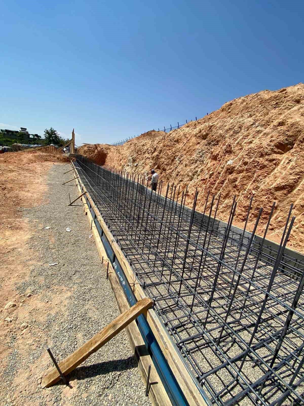 Siirt&rsquo;te bin 330 metrelik yeni imar yolu &ccedil;alışması s&uuml;r&uuml;yor
