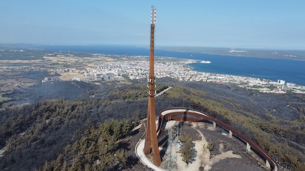 Çanakkale’de yaşanan orman yangınında yanan yerler dron ile görüntülendi