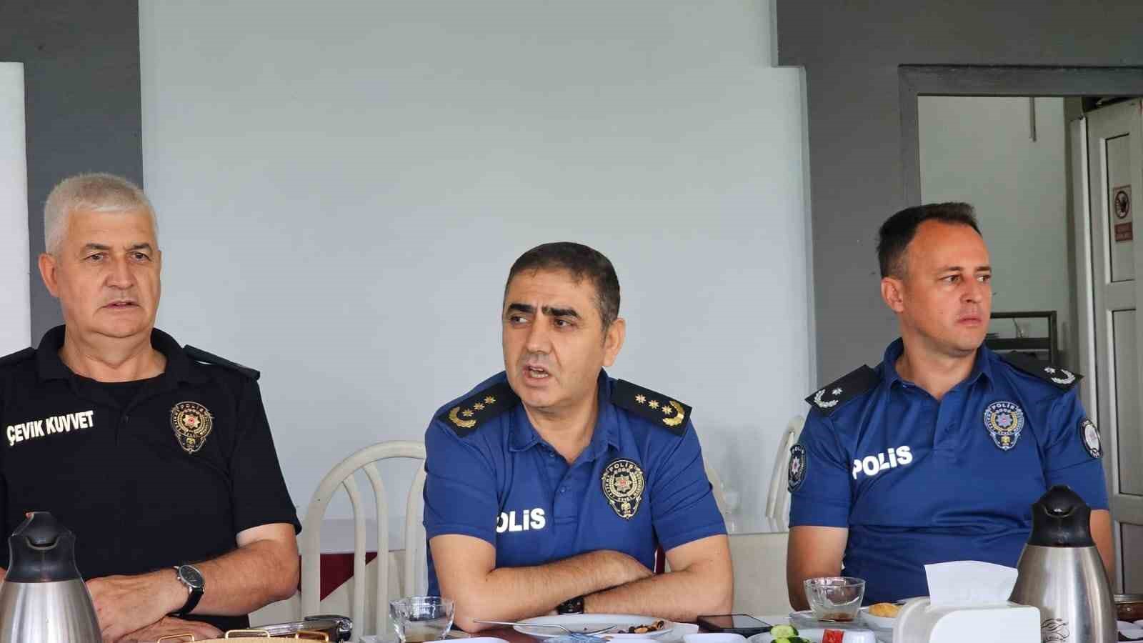 Bandırmaspor taraftarı ve emniyet el ele centilmenlik vurgusu yaptı
