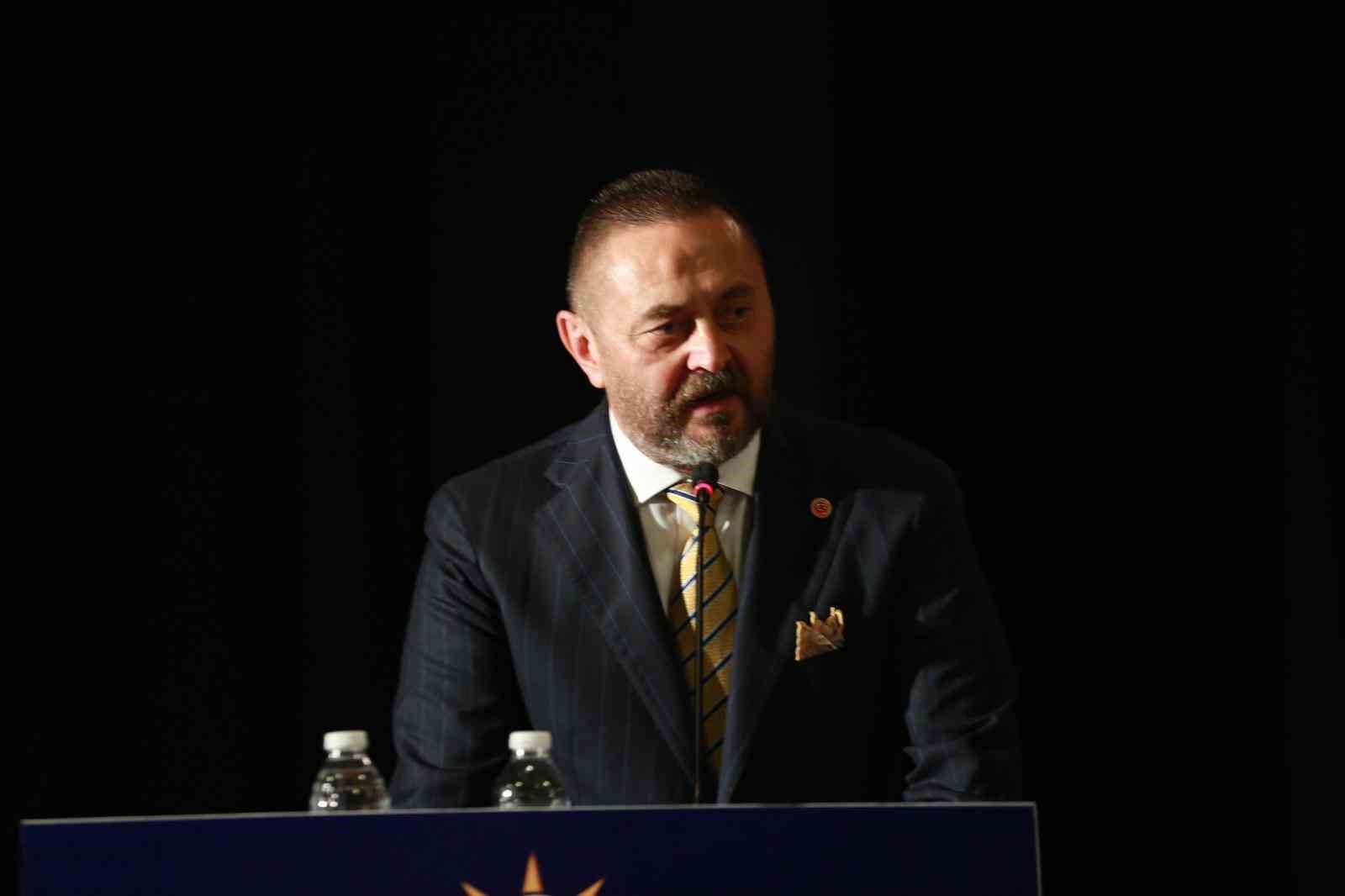 AK Partili Ünal: "Belediyeyi yönetemeyenler, Karşıyaka’yı da tüketiyor"