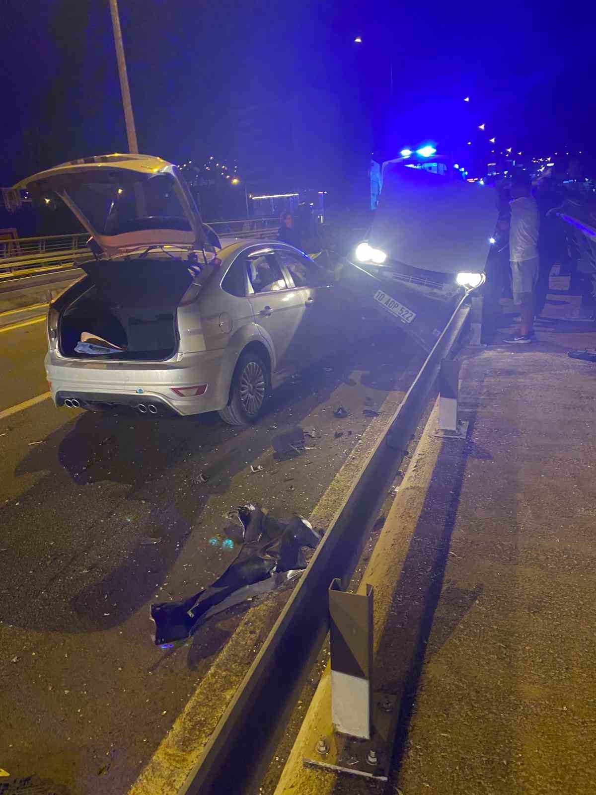 Balıkesir’de sıkışmalı trafik kazası: 2 yaralı