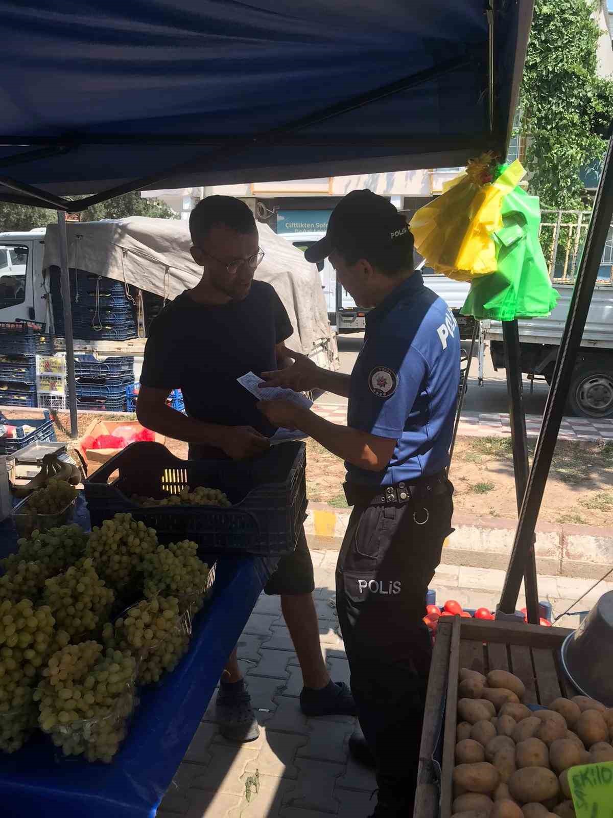 Karacabey’de polis dolandırıcılığa karşı broşür dağıttı