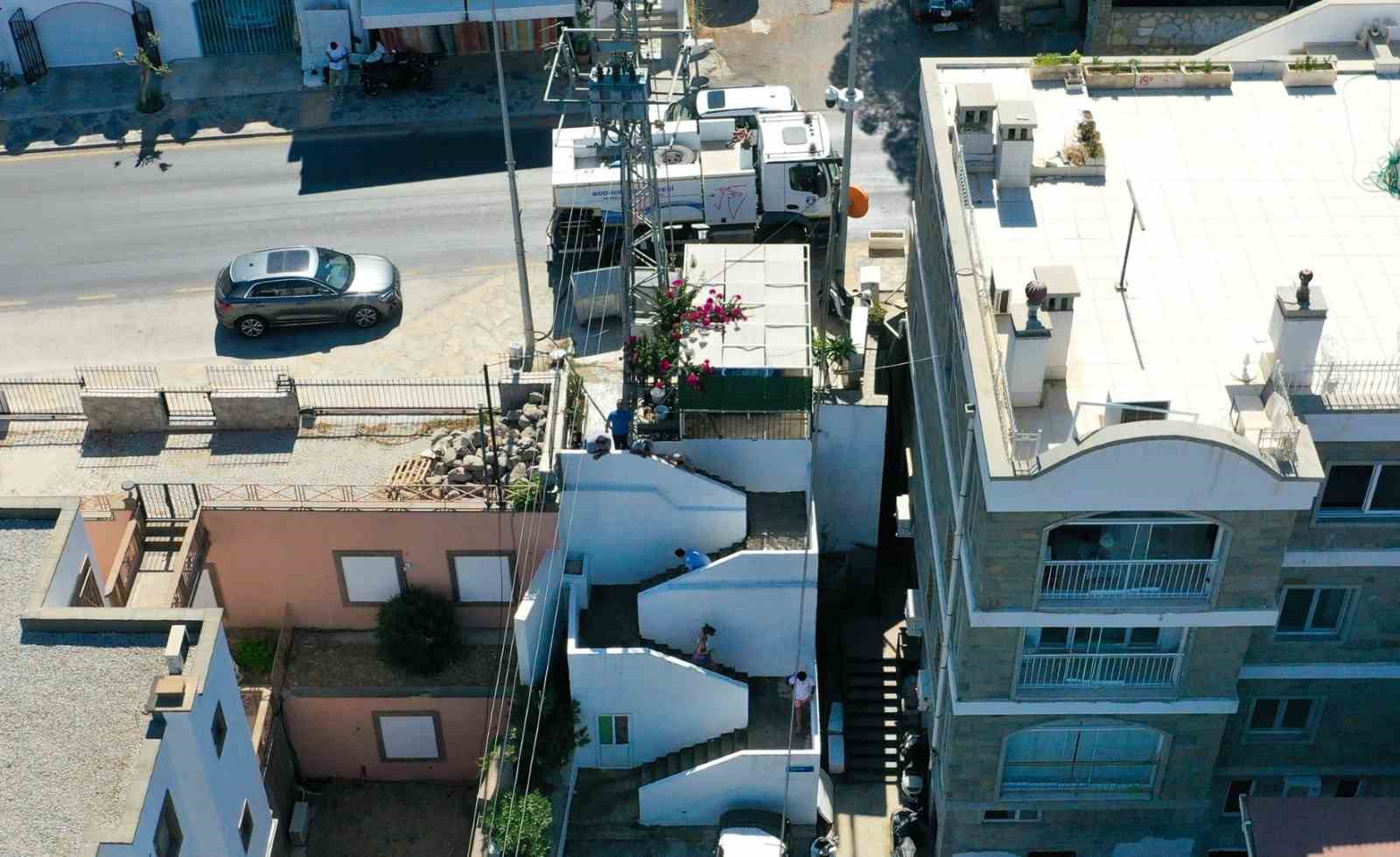 Bodrum sokakları mavi ve beyaza boyanıyor
