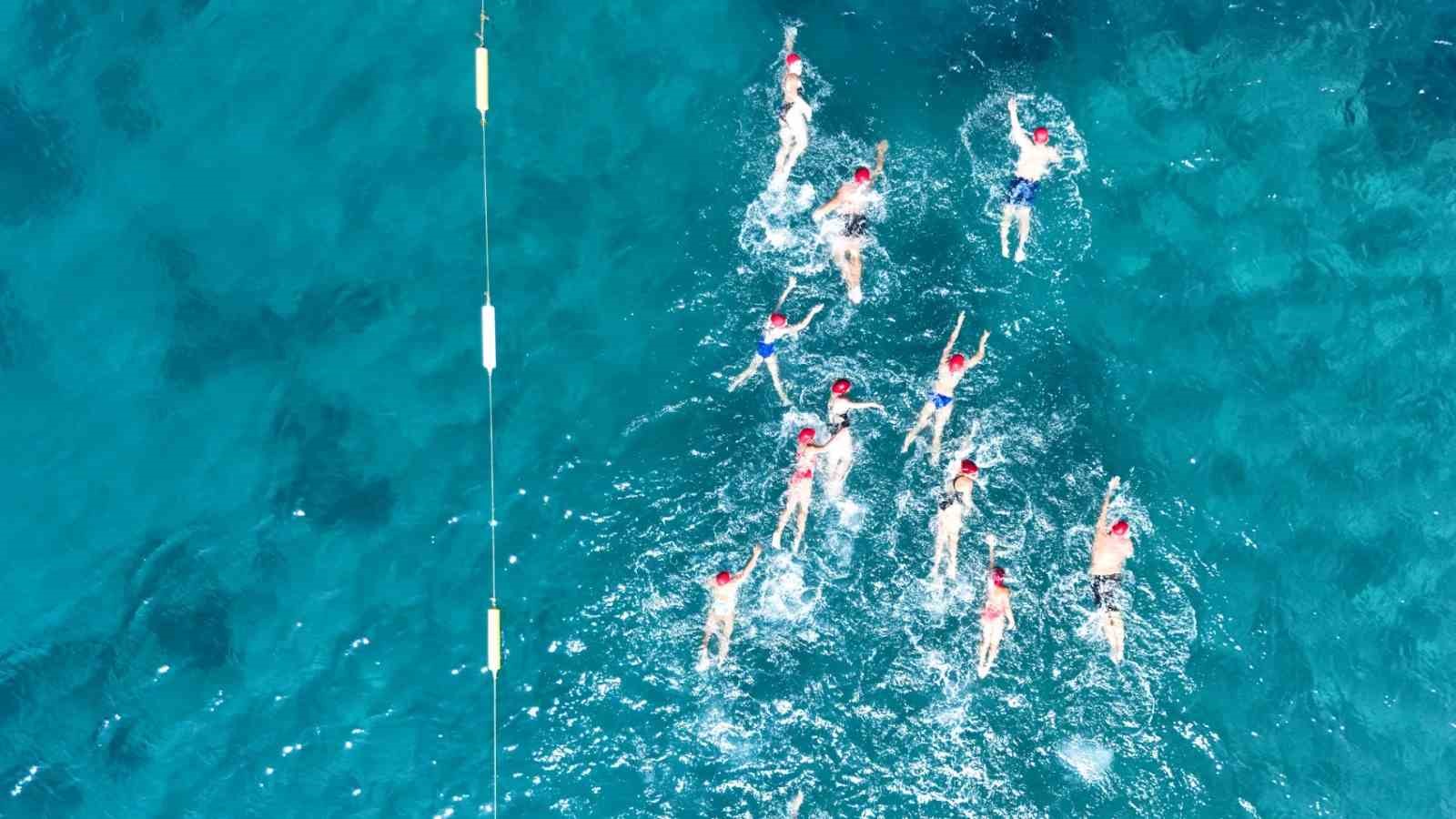 Bodrum’da sağlık için kulaç attılar