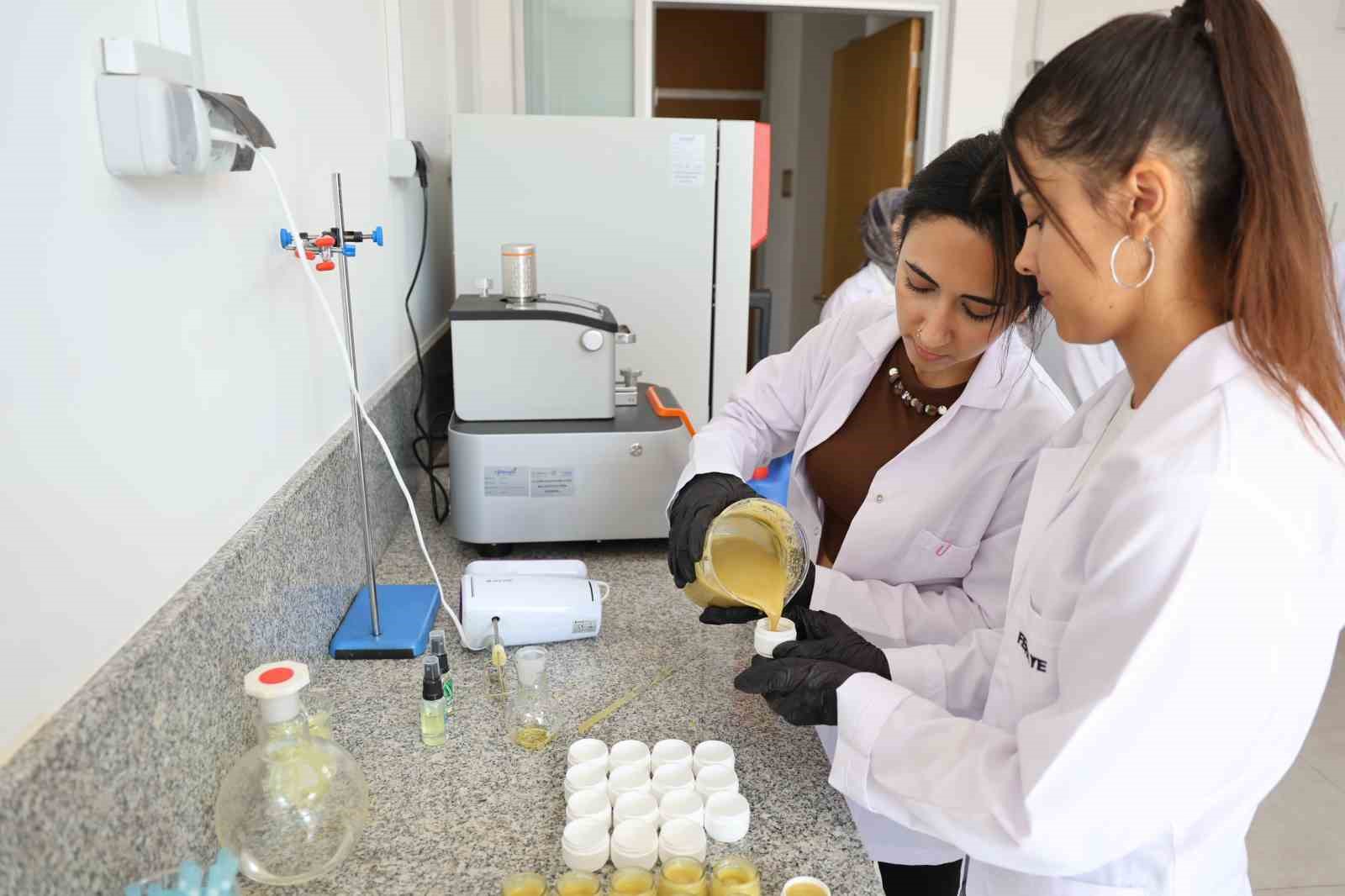 GEKA&rsquo;dan T&uuml;rkiye&rsquo;de ilk defa Apiterapi &uuml;r&uuml;nleri &uuml;retimi eğitimi
