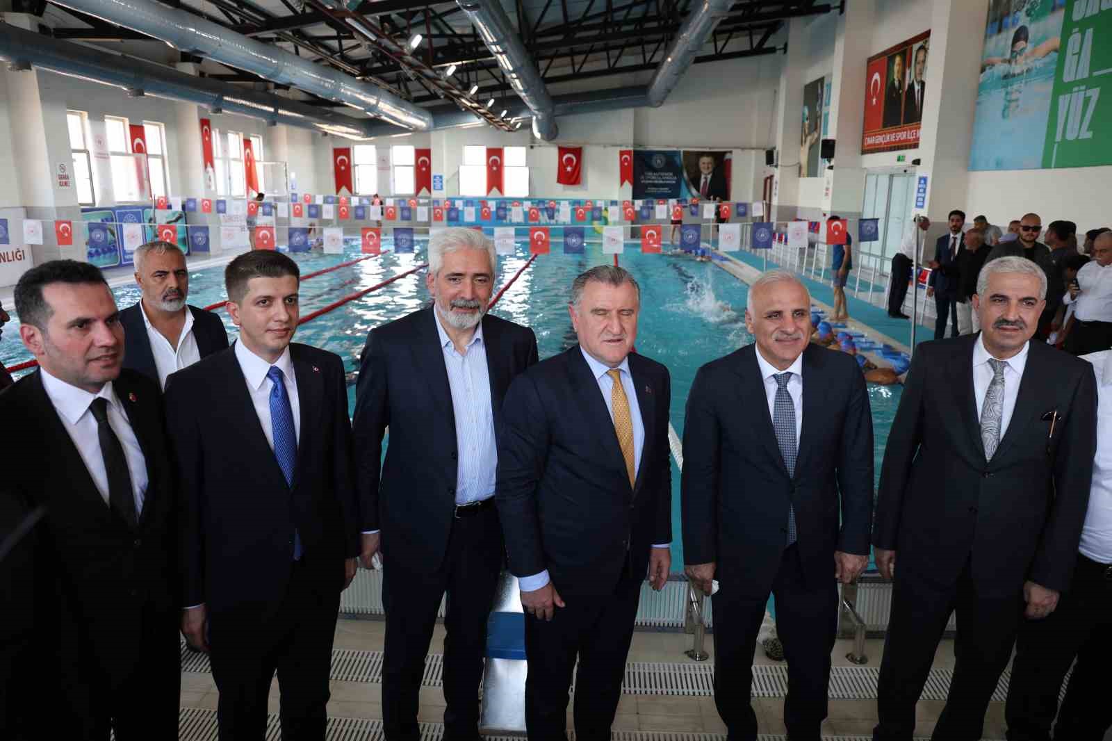 Bakan Bak: "Ter&ouml;rs&uuml;z T&uuml;rkiye" projesi kapsamında, Gen&ccedil;lik ve Spor Bakanlığı olarak sporun birleştirici ve iyileştirici g&uuml;c&uuml;n&uuml; etkin bir şekilde kullanmak istiyoruz"
