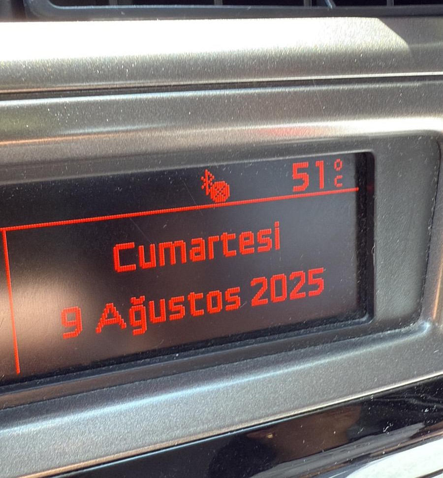 Adana&rsquo;da termometreler 51 dereceyi g&ouml;sterdi: Parklar boş kaldı, sulama kanalları doldu
