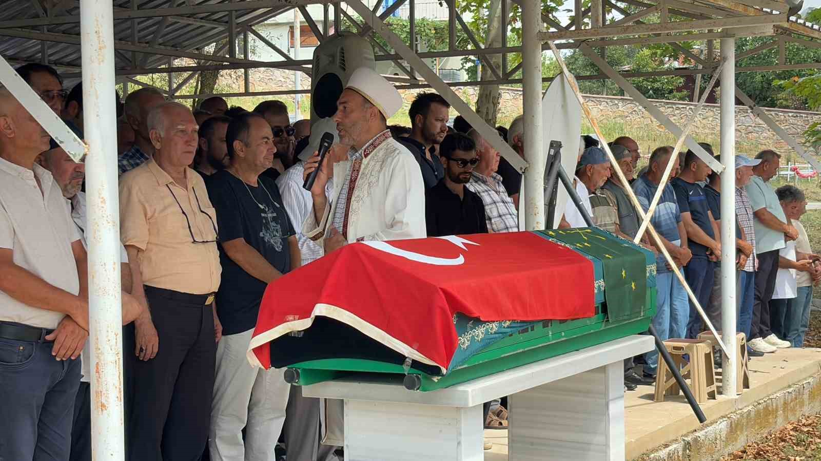 21 gün önce evlenen ve vurgun yiyerek hayatını kaybeden dalgıç son yolculuğuna uğurlandı