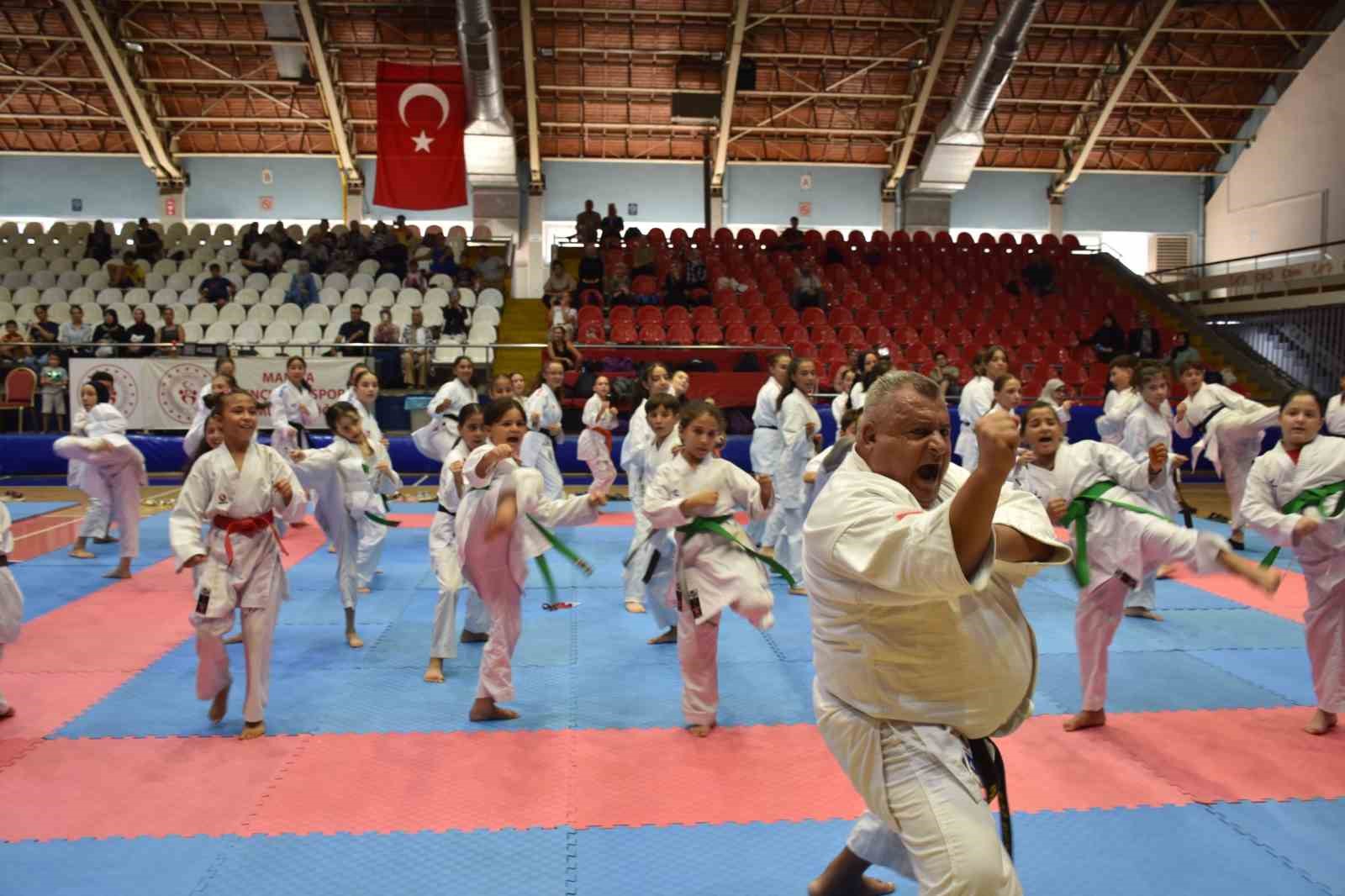 Emniyet amiri tatamiye çıktı