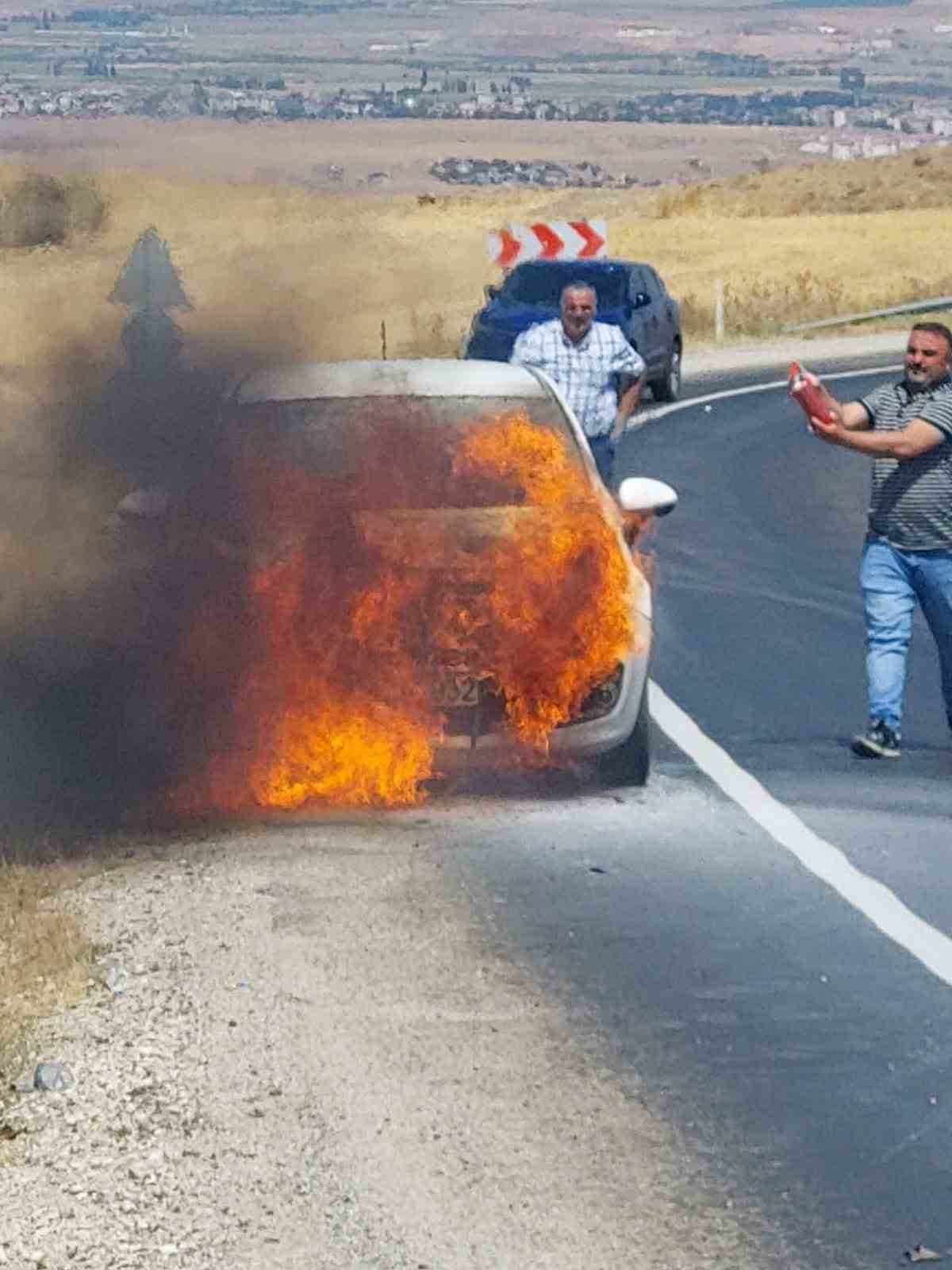 Ara&ccedil; alev alev yandı
