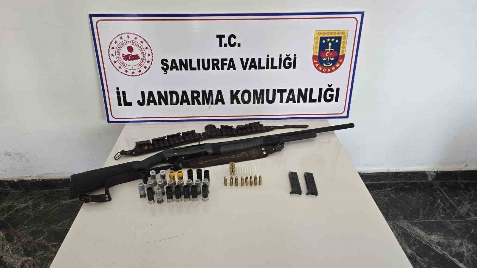 Şanlıurfa&rsquo;da silah ka&ccedil;ak&ccedil;ılığı operasyonu: 4 g&ouml;zaltı
