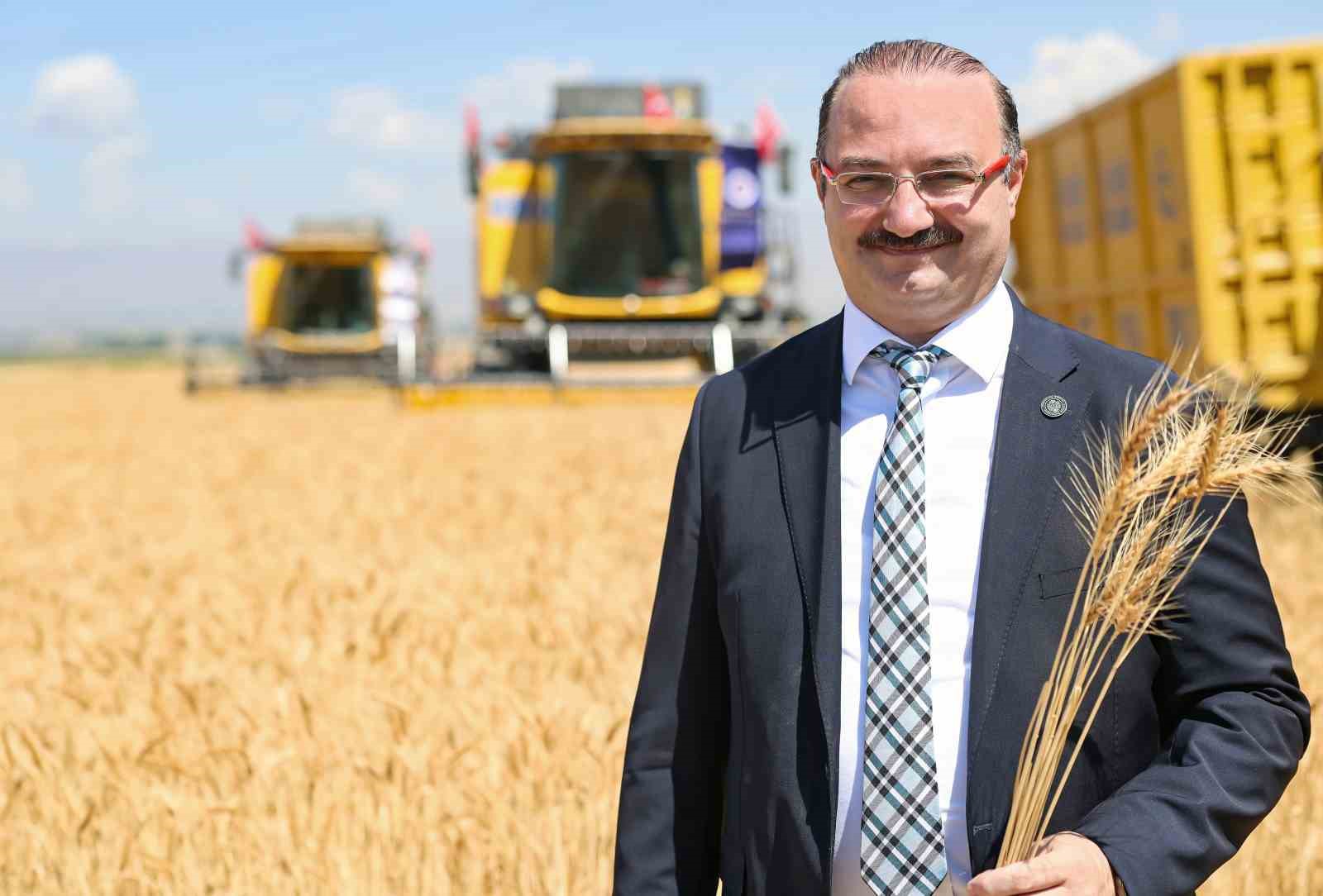 Rektör Hacımüftüoğlu: "Tarım, geleceğe umut ekmektir"