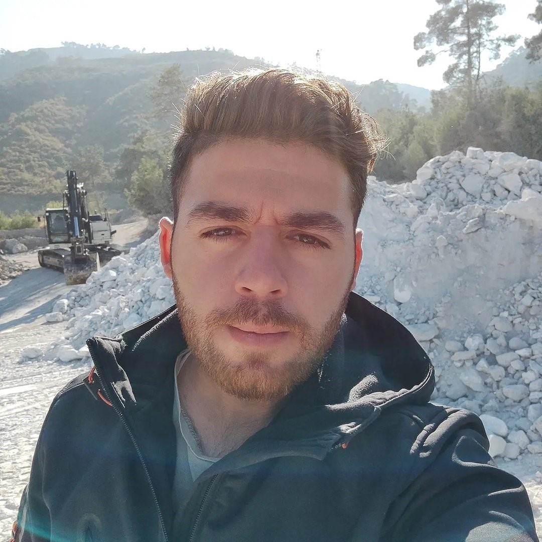 Mermer bloğunun altında kalan m&uuml;hendis hayatını kaybetti
