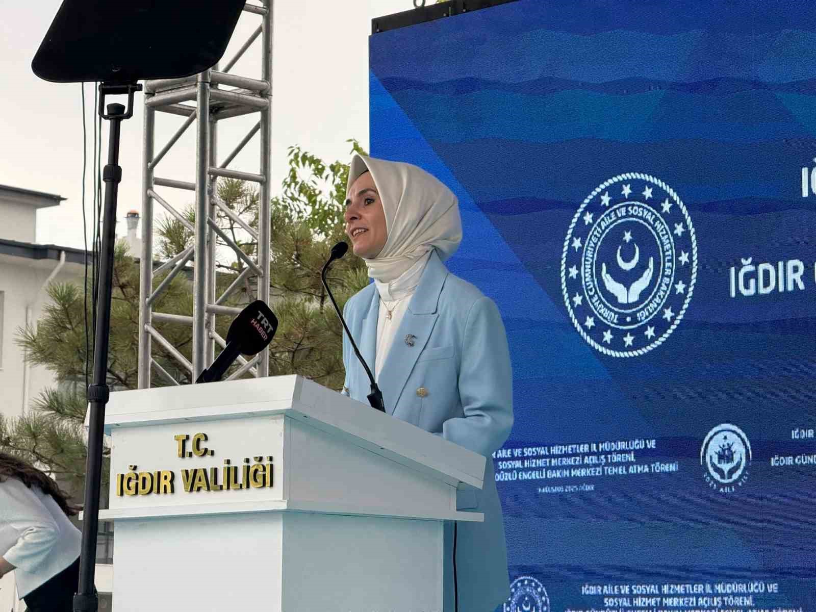 Aile ve Sosyal Hizmetler Bakanı Göktaş: "2025 Aile yılında, aile odaklı sosyal hizmet modellerimizi yaygınlaştırmaya devam edeceğiz"