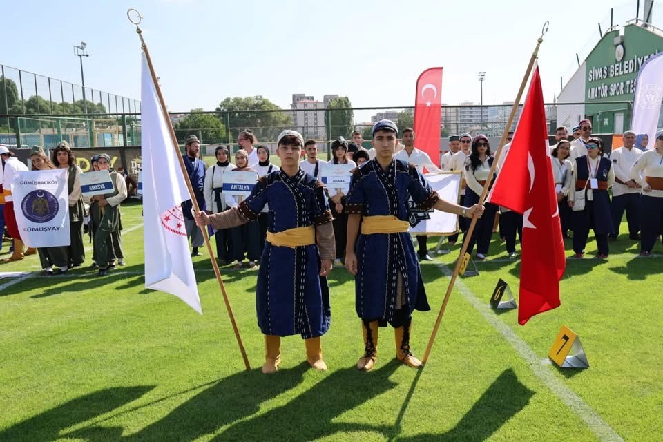 Geleneksel T&uuml;rk Ok&ccedil;uluğu T&uuml;rkiye Şampiyonası Sivas&rsquo;ta başladı
