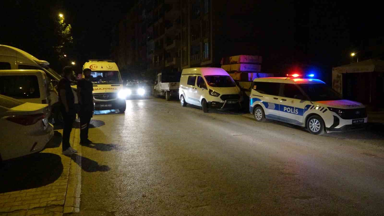Malatya’da yaşlı kadın evinde yarı çıplak halde ölü bulundu