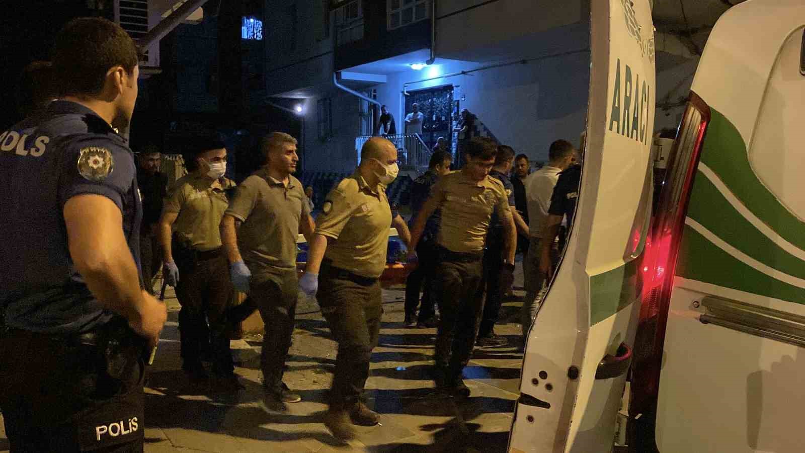 Eşini tabancayla öldüren koca, aynı silahla intihar etti