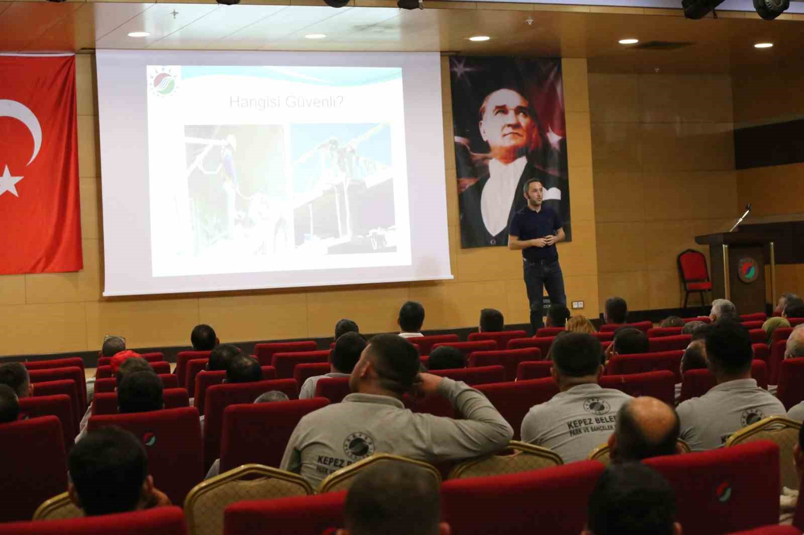 Kepez personeline iş sağlığı ve g&uuml;venliği eğitimi verildi
