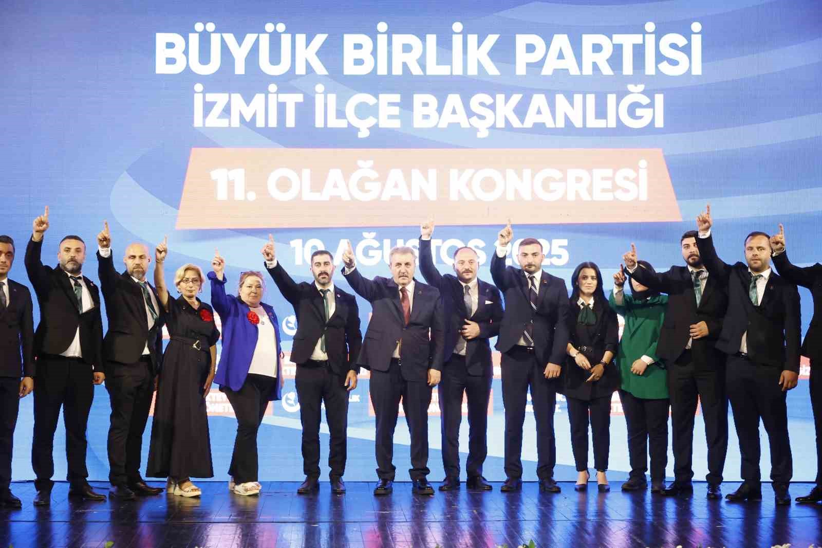BBP lideri Destici: "İslam İşbirliği Teşkilatı yardımlarla harekete geçmeli, İsrail askeri müdahale ederse karşılık verilmeli"
