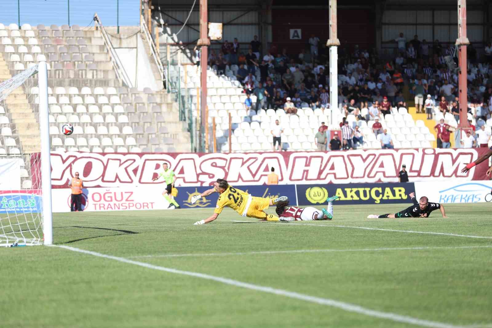 Trendyol 1. Lig: Bandırmaspor: 1 - Sakaryaspor: 1
