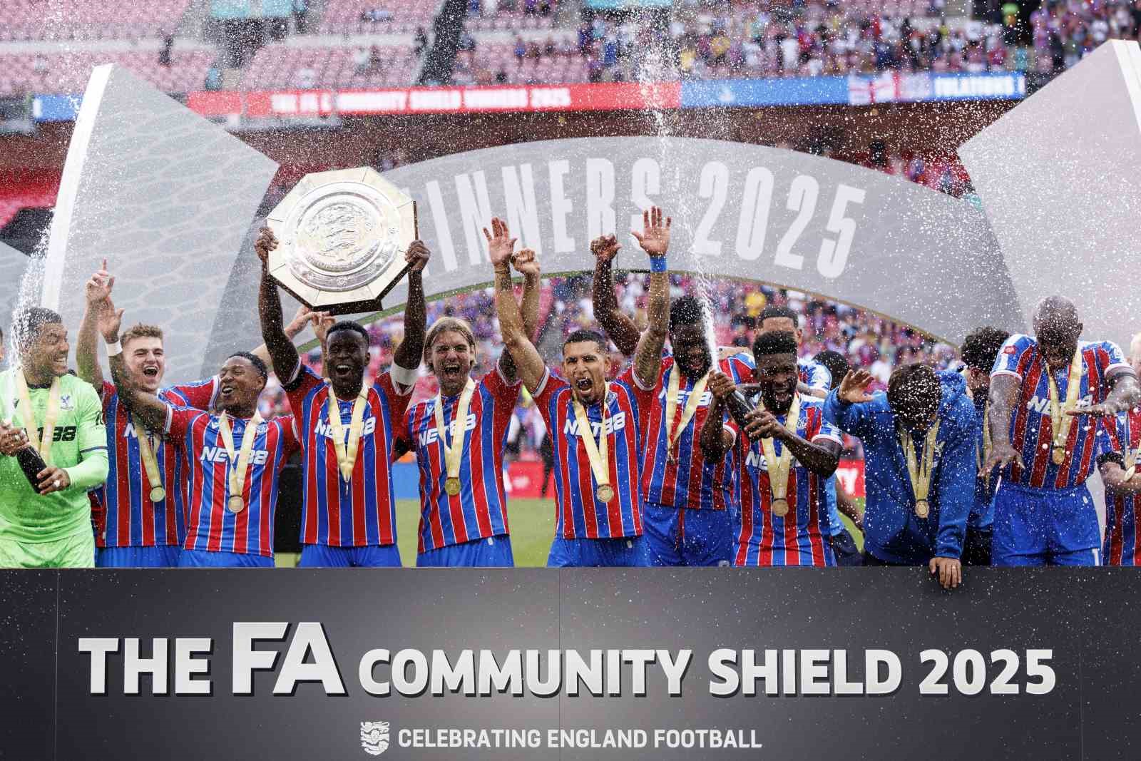 Crystal Palace, tarihinde ilk kez Community Shield şampiyonu oldu