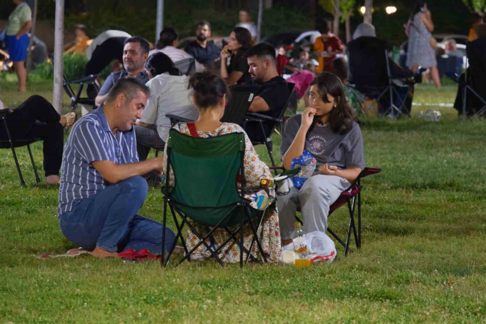 Balıkesir depremi Bursalıları sokağa döktü