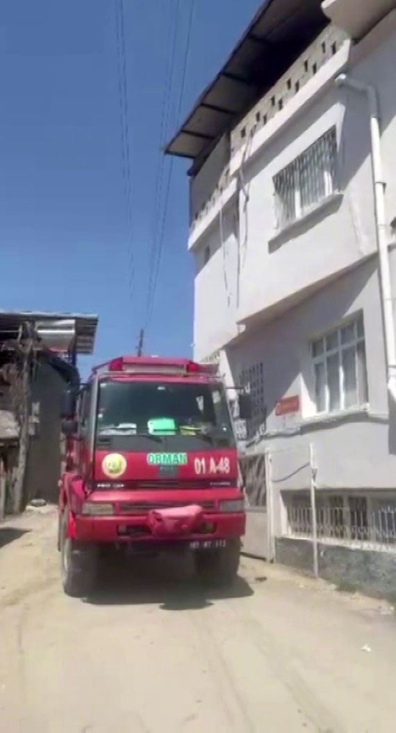 Orman ekipleri vatandaşları Kozan’da orman yangınına karşı anonsla uyardı