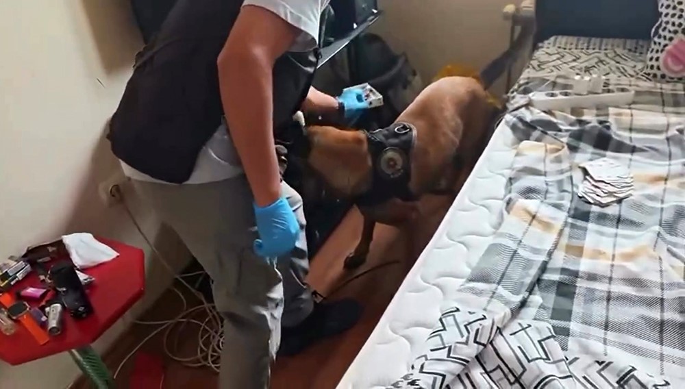 K&uuml;tahya&rsquo;da uyuşturucu operasyonu: 2 tutuklama
